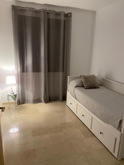 Central Estepona 3 Bed Apt With Pool And Parking Esterno foto