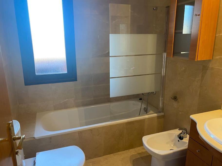 Central Estepona 3 Bed Apt With Pool And Parking Esterno foto