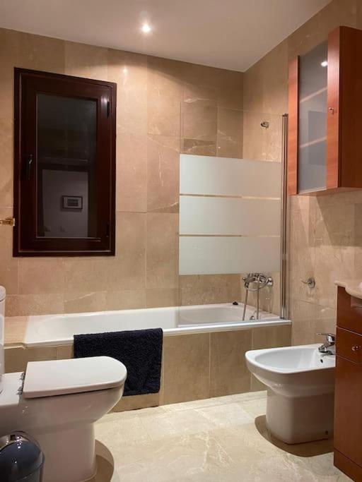 Central Estepona 3 Bed Apt With Pool And Parking Esterno foto
