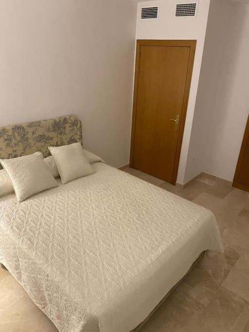 Central Estepona 3 Bed Apt With Pool And Parking Esterno foto